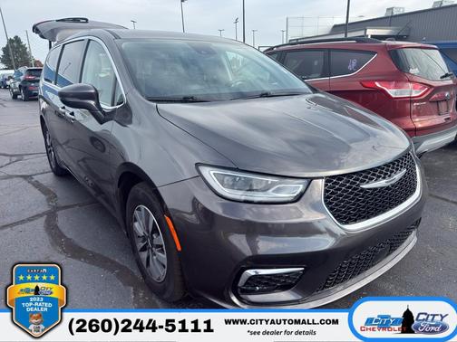 2022 Chrysler Pacifica Hybrid Touring L