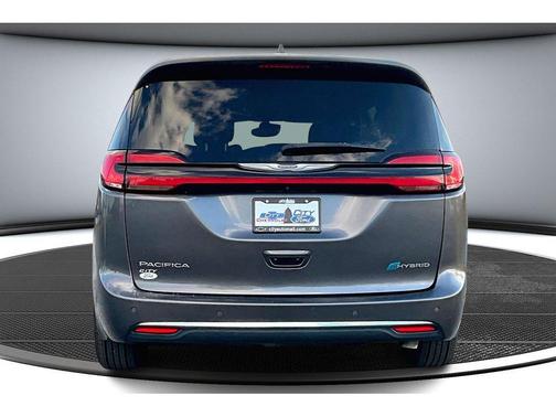 2022 Chrysler Pacifica Hybrid Touring L