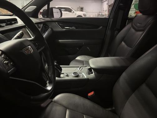 2022 Cadillac XT6 Premium Luxury AWD