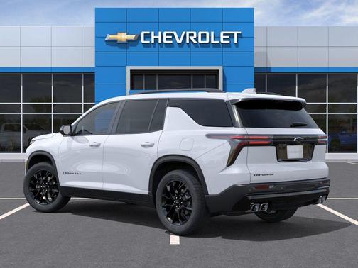 Polar White Tricoat 2026 Chevrolet Traverse LT