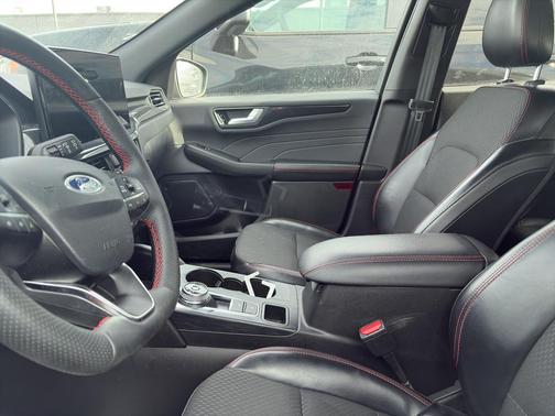 2023 Ford Escape ST-Line Elite