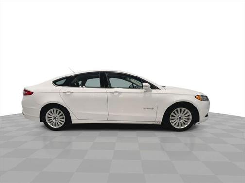 2016 Ford Fusion Hybrid SE
