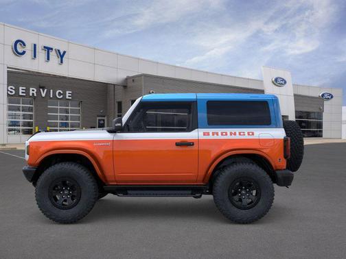 Oxford White 2025 Ford Bronco Stroppe Edition