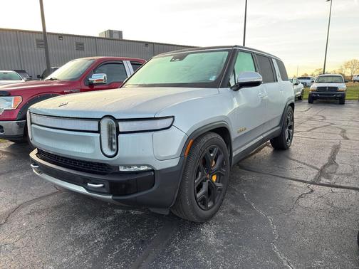 2023 Rivian R1S Adventure