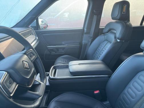 2023 Rivian R1S Adventure