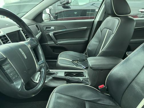 2010 Lincoln MKZ Base