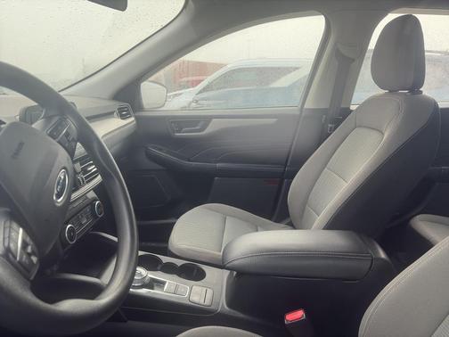 2022 Ford Escape S