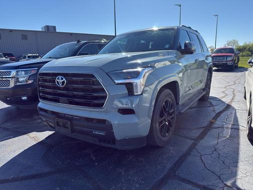 2024 Toyota Sequoia SR5