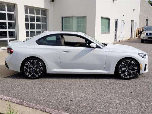 2025 BMW 230 i