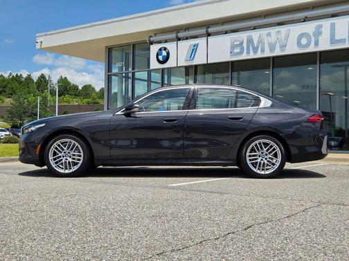 Dark Graphite 2024 BMW 530 530i