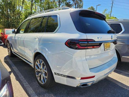 Alpine White 2025 BMW X7 xDrive40i