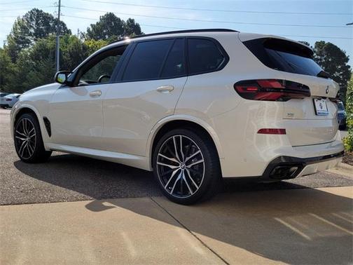 2025 BMW X5 M60i
