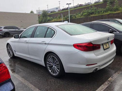 Mineral White Metallic 2019 BMW 530 530i