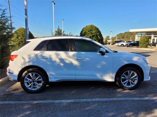 2025 Audi Q3 Premium 45 TFSI S line quattro Tiptronic