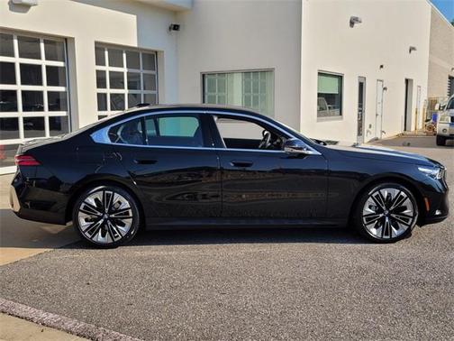 2025 BMW 530 i