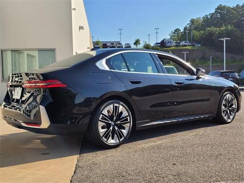 2025 BMW 530 i