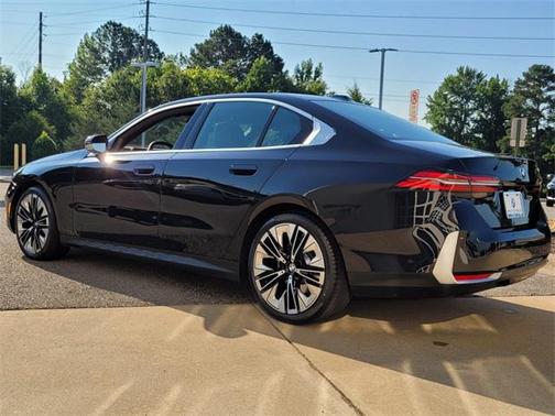 2025 BMW 530 i