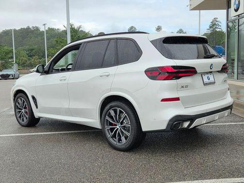 Mineral White Metallic 2026 BMW X5 xDrive40i