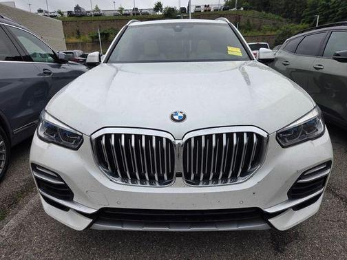 Mineral White Metallic 2021 BMW X5 xDrive40i