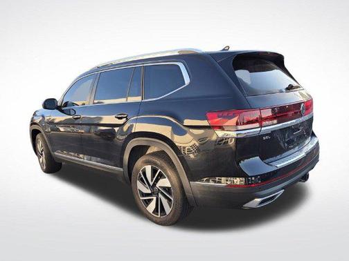 Deep Black 2026 Volkswagen Atlas 2.0T SEL