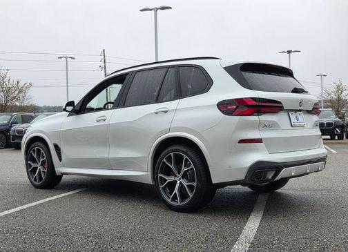 Mineral White Metallic 2026 BMW X5 xDrive40i