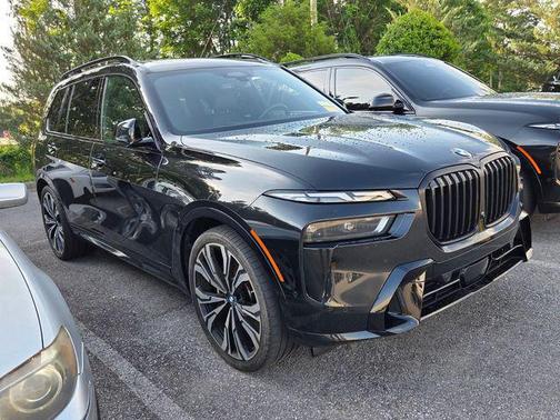 Black Sapphire Metallic 2024 BMW X7 xDrive40i