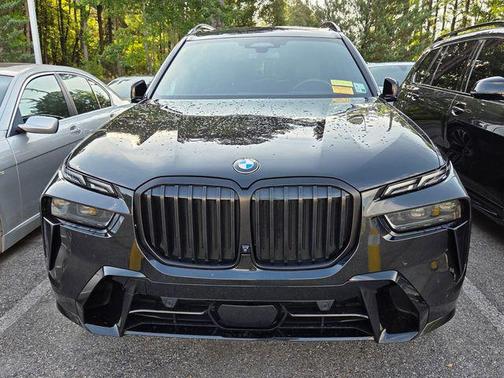 Black Sapphire Metallic 2024 BMW X7 xDrive40i