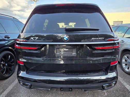Black Sapphire Metallic 2024 BMW X7 xDrive40i