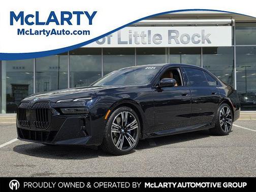 Carbon Black Metallic 2024 BMW 740 740i