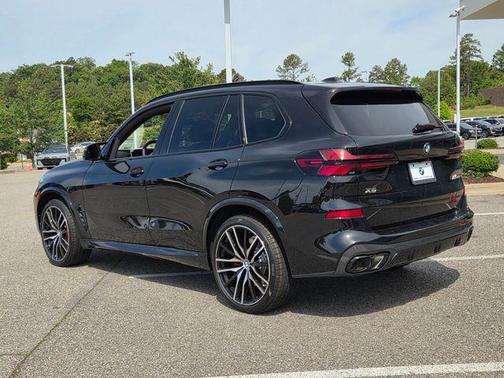 Black Sapphire Metallic 2026 BMW X5 M60i