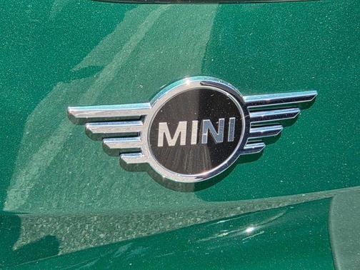 British Racing Green IV Metallic 2022 MINI Clubman Cooper S