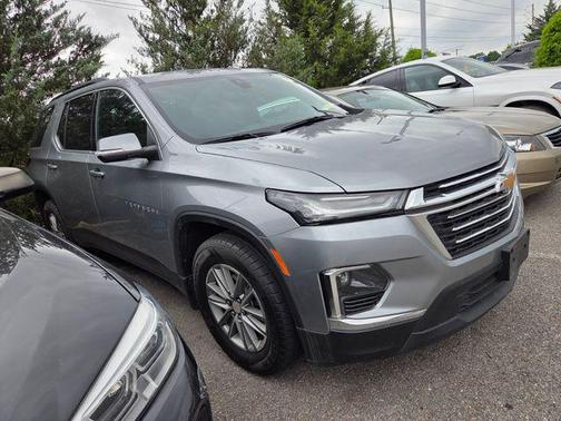 Sterling Gray Metallic 2023 Chevrolet Traverse LT Leather