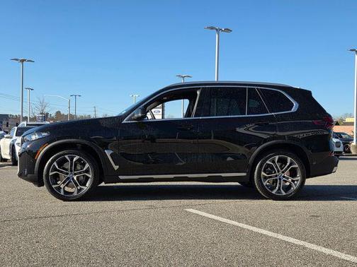 Black Sapphire Metallic 2026 BMW X5 xDrive40i