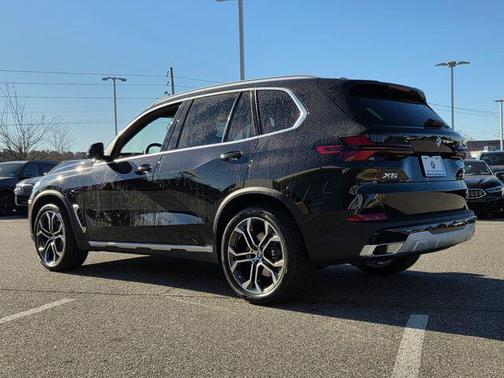 Black Sapphire Metallic 2026 BMW X5 xDrive40i