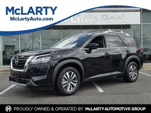 Super Black 2023 Nissan Pathfinder SL FWD