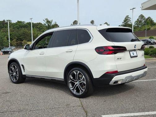 Alpine White 2025 BMW X5 xDrive40i