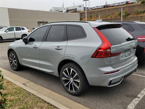 2025 Volvo XC60 B5 Plus