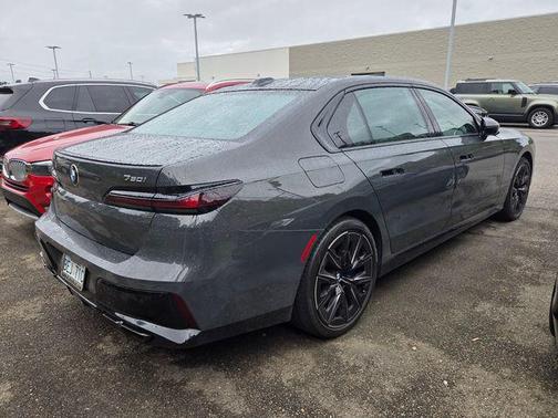 Dravit Grey Metallic 2025 BMW 760 xDrive
