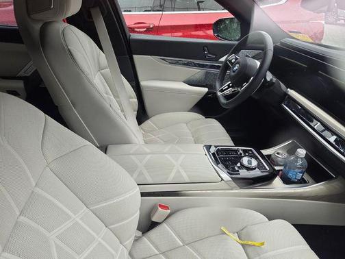 Dravit Grey Metallic 2025 BMW 760 xDrive