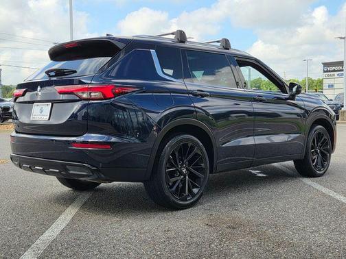 Cosmic Blue Metallic 2022 Mitsubishi Outlander SE