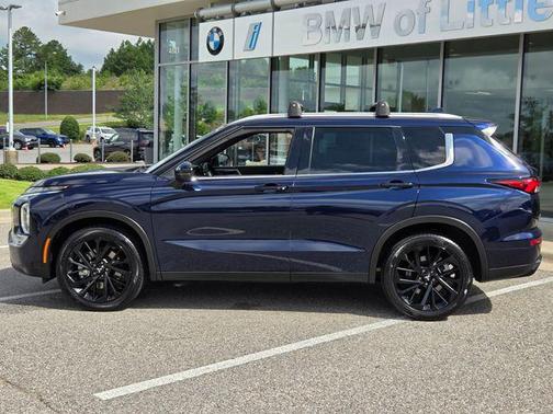 Cosmic Blue Metallic 2022 Mitsubishi Outlander SE