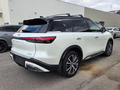 Majestic White/Black Obsidian 2025 INFINITI QX60 AUTOGRAPH