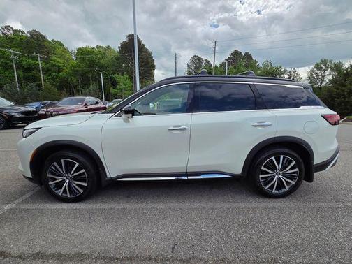 Majestic White/Black Obsidian 2025 INFINITI QX60 AUTOGRAPH