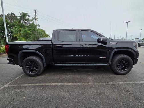 Onyx Black 2024 GMC Sierra 1500 AT4