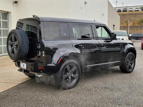 2024 Land Rover Defender 110 V8