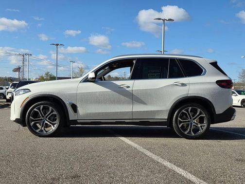 Alpine White 2026 BMW X5 xDrive40i