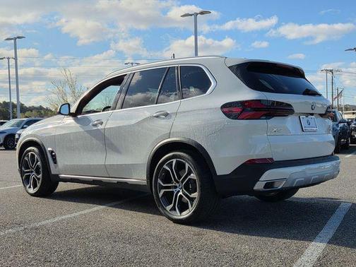 Alpine White 2026 BMW X5 xDrive40i