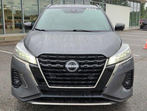 Gun Metallic 2022 Nissan Kicks SR