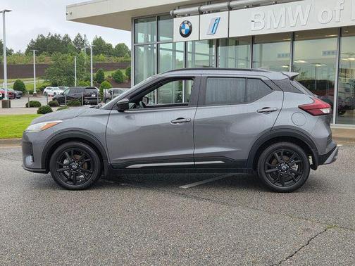 Gun Metallic 2022 Nissan Kicks SR