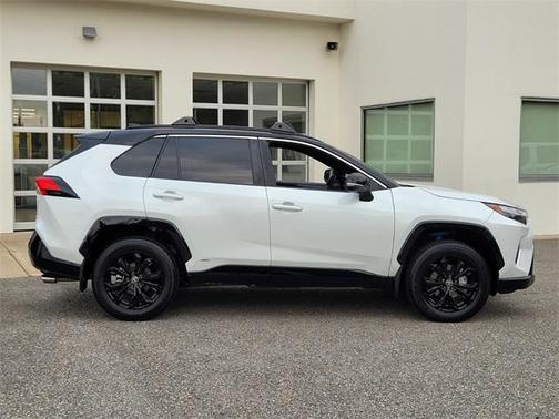 2023 Toyota RAV4 Hybrid SE